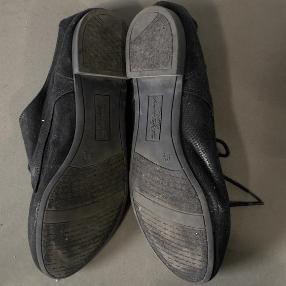 Sparkly black lace-up shoes - Picture 4 of 4